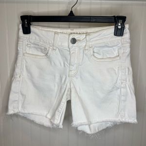 American Eagle Outfitters Midi Shorts White